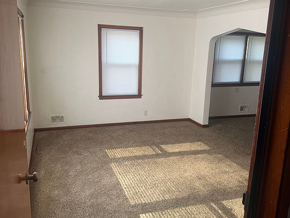 4th image of 3721 Watson Ave