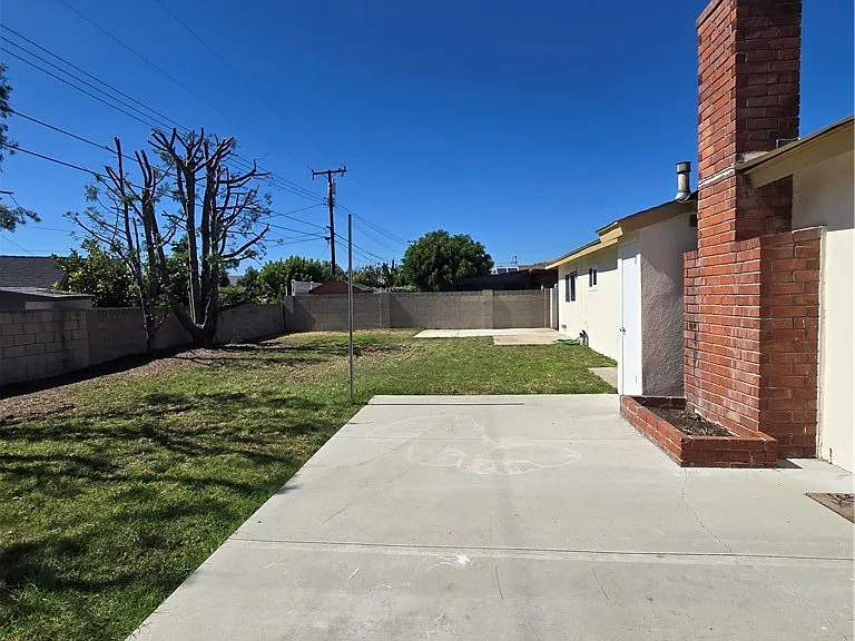 394 N Clinton St — Photo 27