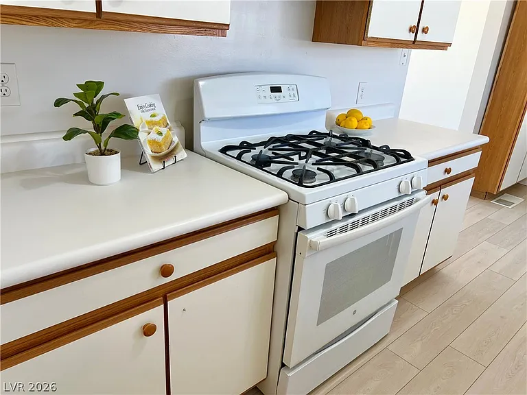 2300 Santa Clara Dr — Photo 13
