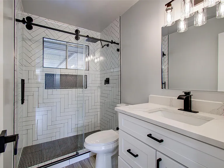 1806 Cypress Dr — Photo 8