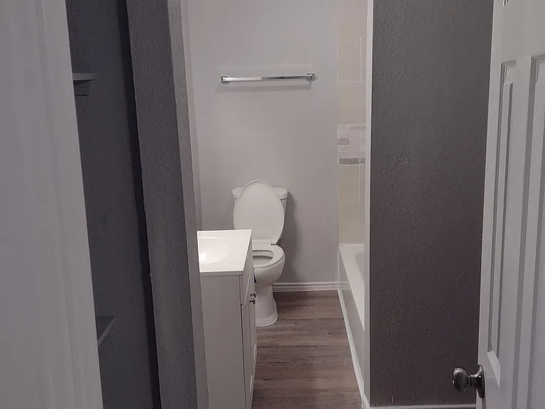 211 W Huff Ave #A — Photo 14