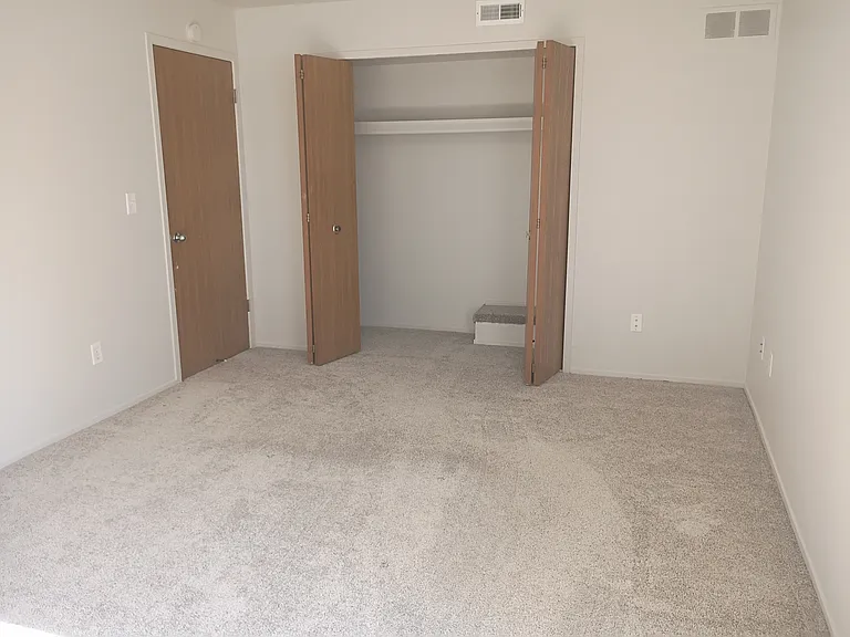Prentiss Pointe Apartments — Photo 304