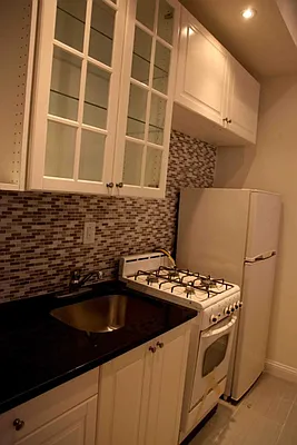 Rented by Bedford Realty USA Corp | media 7