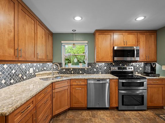 4th image of 9126 Cherry Blossom Ln