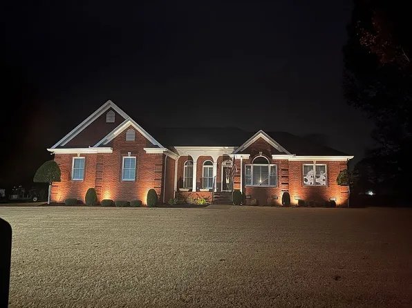 121 Meadowbrook Dr, Bolivar, TN 38008