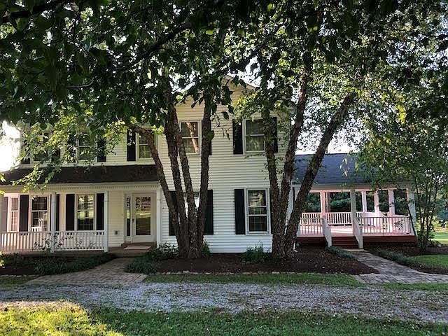 1st image of 216 Windom Ln