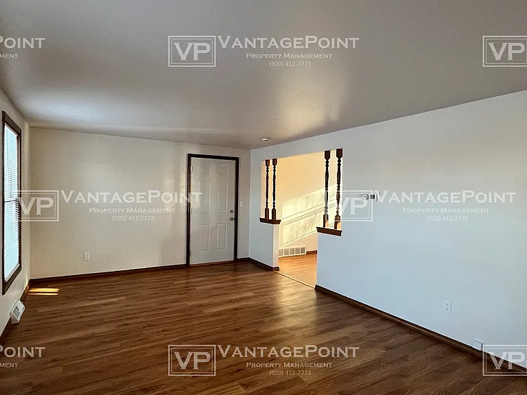 471 Taft St — Photo 15