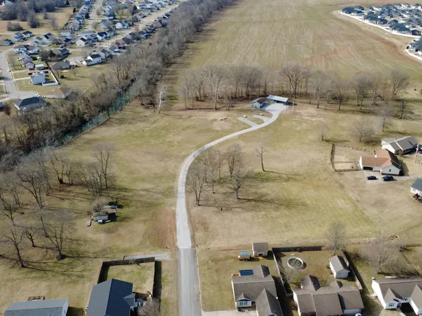 100 Pavilion Rd, Hopkinsville, KY 42240