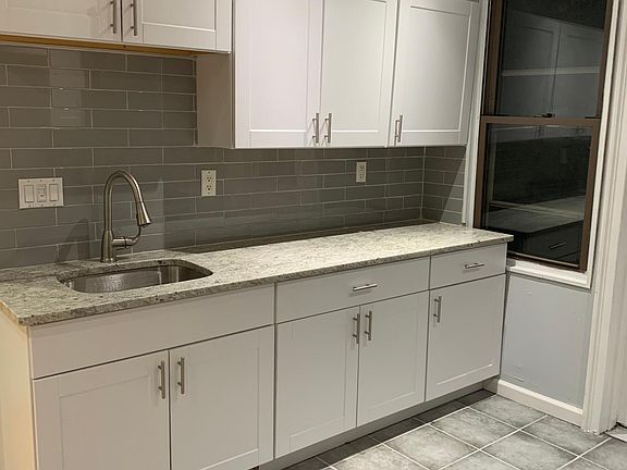 5th image of 92 Avenue B Floor 1