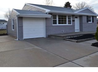 154 Cardinal Dr, Bellmawr, NJ 08031