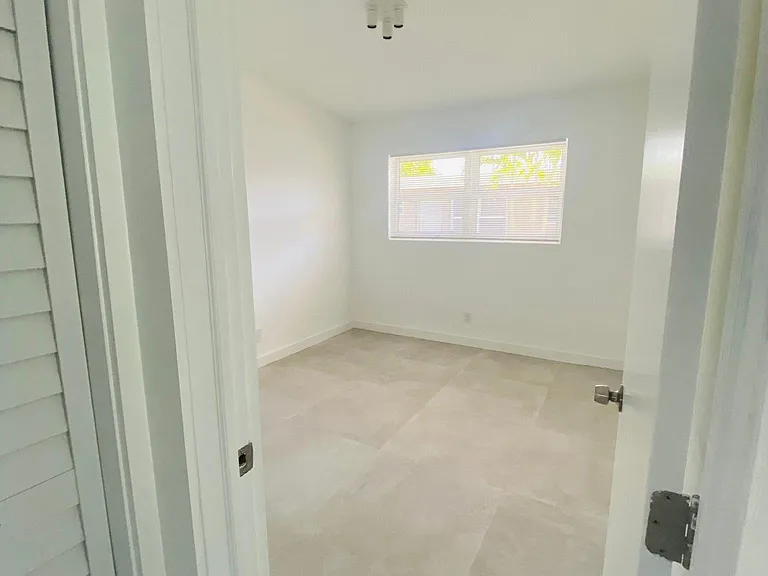 2001 NE 167th St #1 — Photo 19