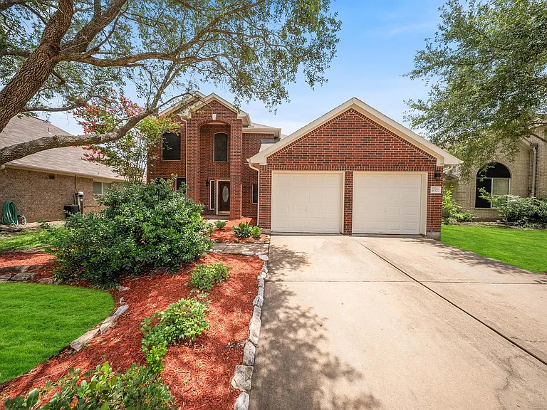 8311 Sierra Hill Ct — Photo 3