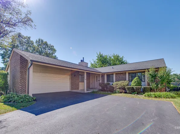 703 Parkview Ct, Roselle, IL 60172