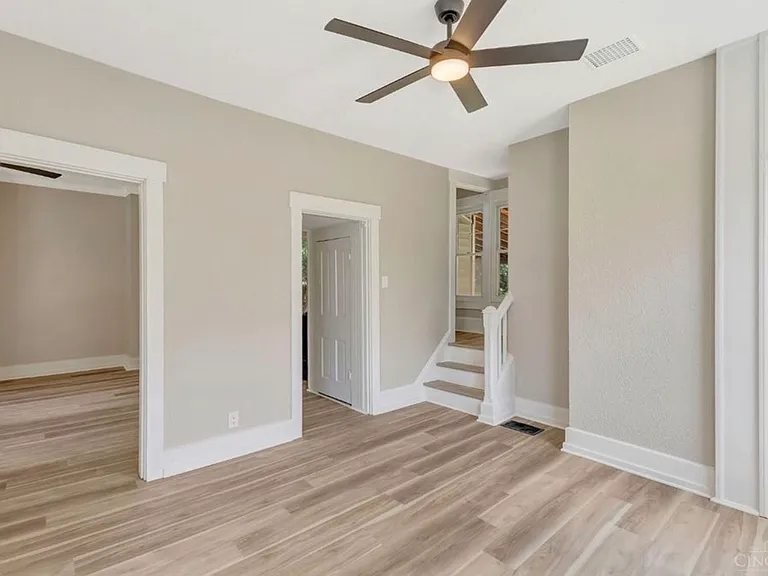1646 King Ave — Photo 4