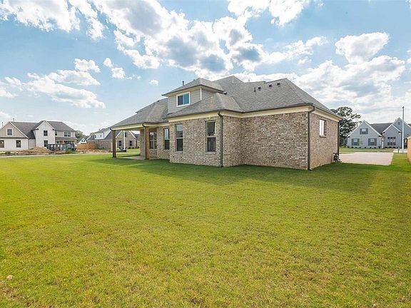 3rd image of 6400 Clarkson Cir W