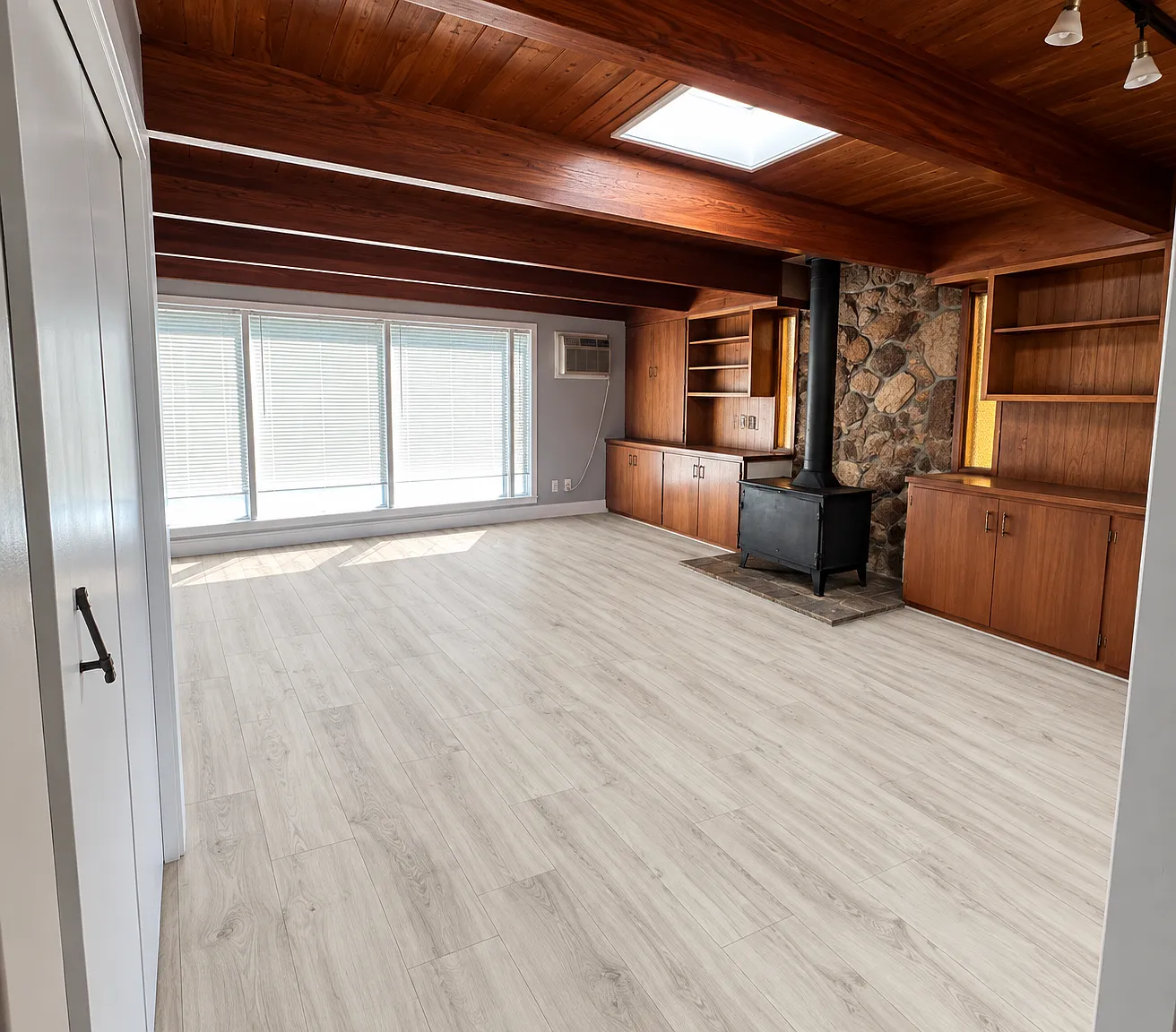 2 bed, 2670 sqft, $1,700 — Photo 3