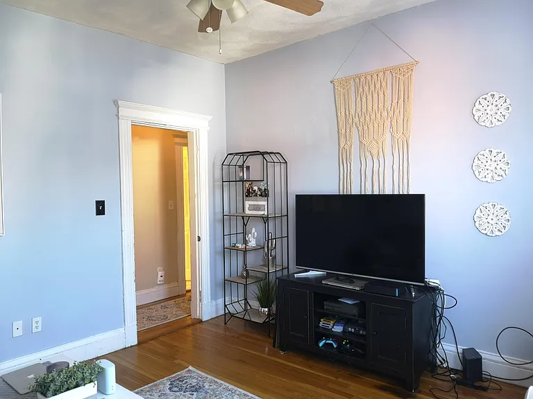86 Glenville Ave — Photo 21