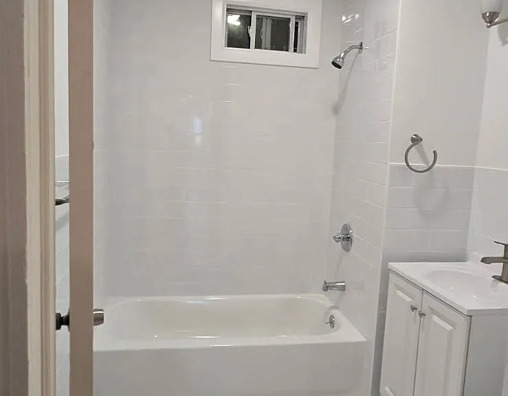 37-39 W Raymond St — Photo 11