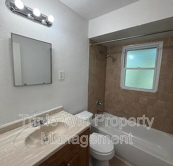 6801 Knoll Ave — Photo 13