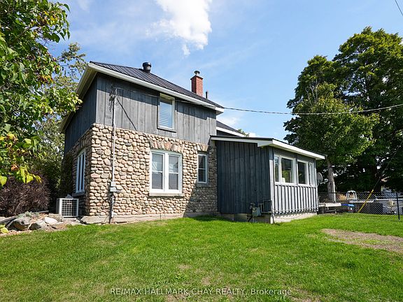 3rd image of 2473 Ronald Rd