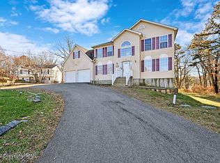 217 Williams Ln, Scotrun, PA 18355