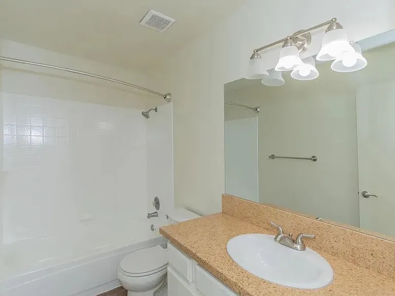 Beechwood Apartment Homes — Photo 32