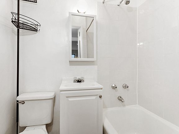 5th image of 413 E 87th St #5C