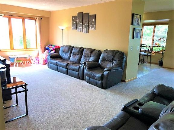 3rd image of 10740 S Washington St APT 203