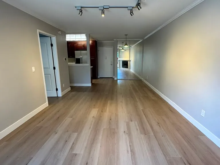 5455 Canoga Ave #103 — Photo 6