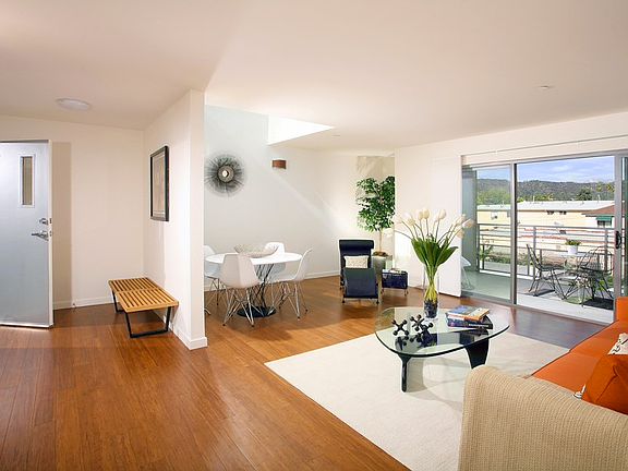 5th image of 4547-4555 Eagle Rock Blvd #2