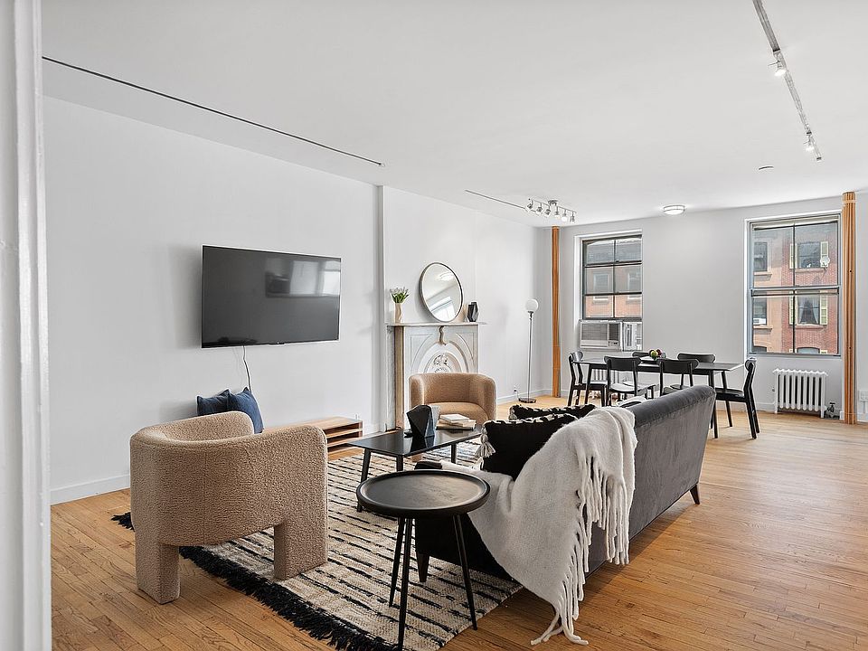1st image of 318 W 14th St #3