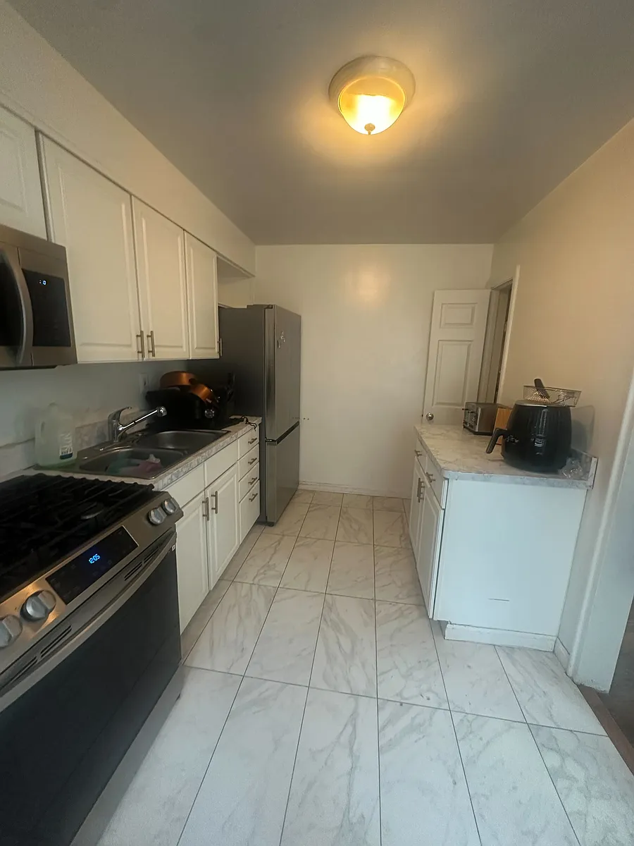 Building Photo - 2301 Iverson St #1