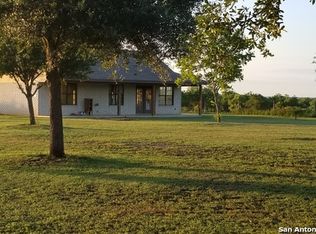 302 Fm 1303, Floresville, TX 78114
