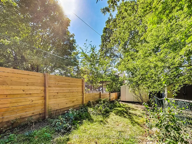 98 Moberly Ave — Photo 29