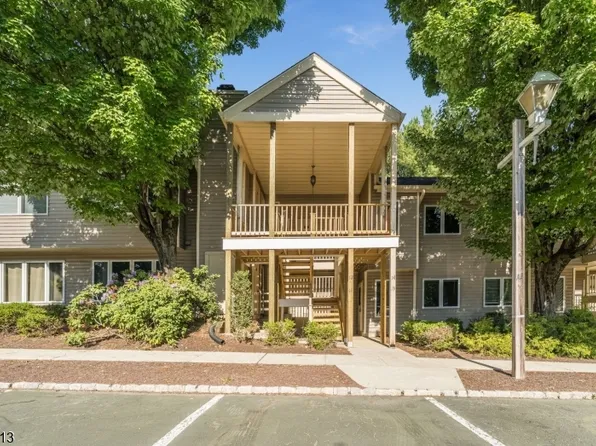 13 Augusta Dr, Annandale, NJ 08801