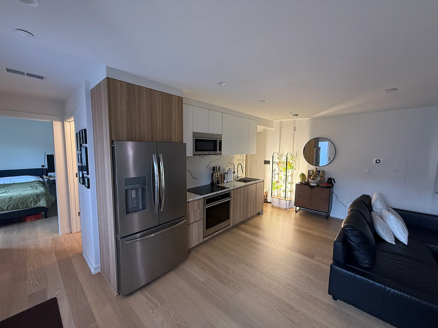 2 bed, 840 sqft, $3,990 — Photo 3
