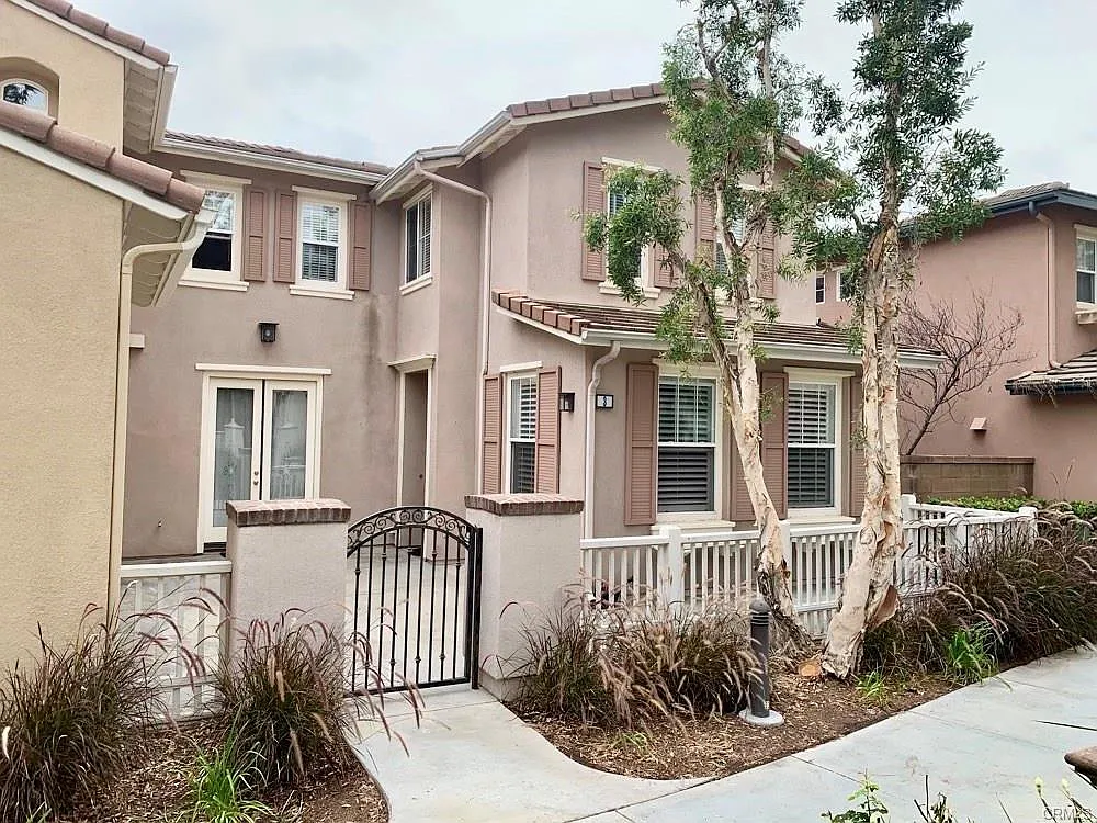 3 bed, 1800 sqft, $4,500 — Photo 1