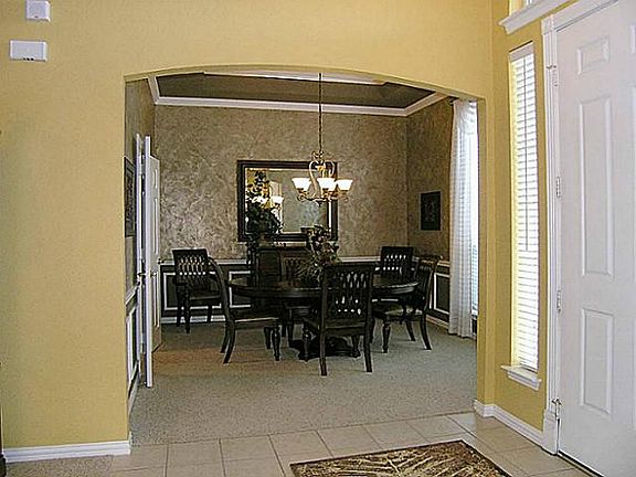2nd image of 8135 Oak Hollow Dr