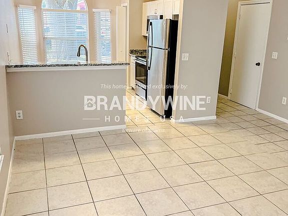 4th image of 1794 Chatham Cir