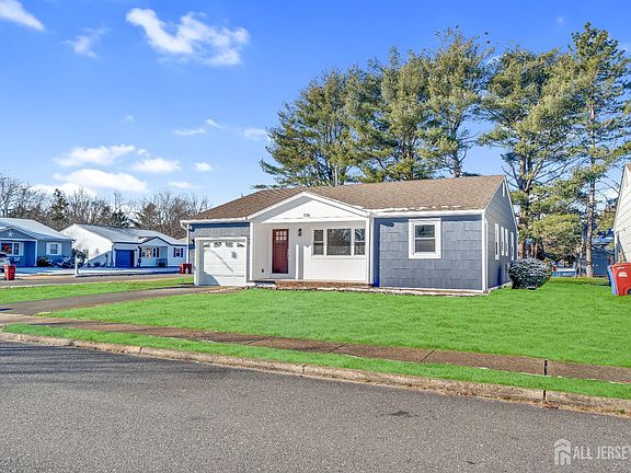 2nd image of 136 Georgetown Rd