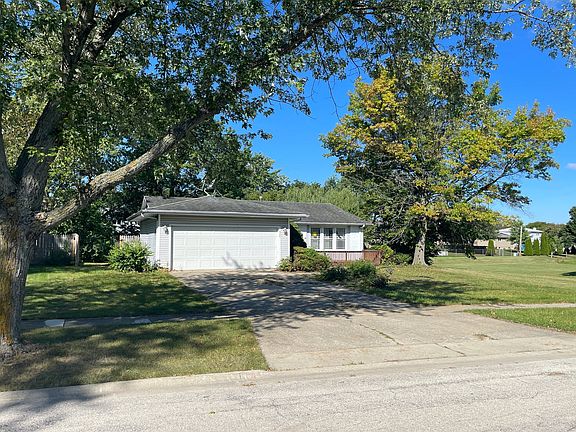 3rd image of 7958 W Kingston Dr