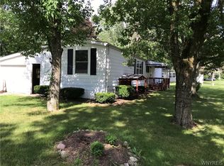 12 Bush Gdns, Alden, NY 14004