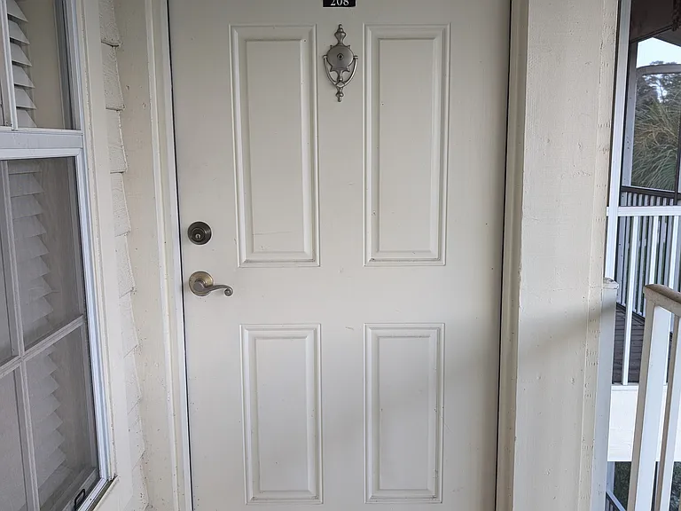 221 Lake Brook Cir #208 — Photo 1
