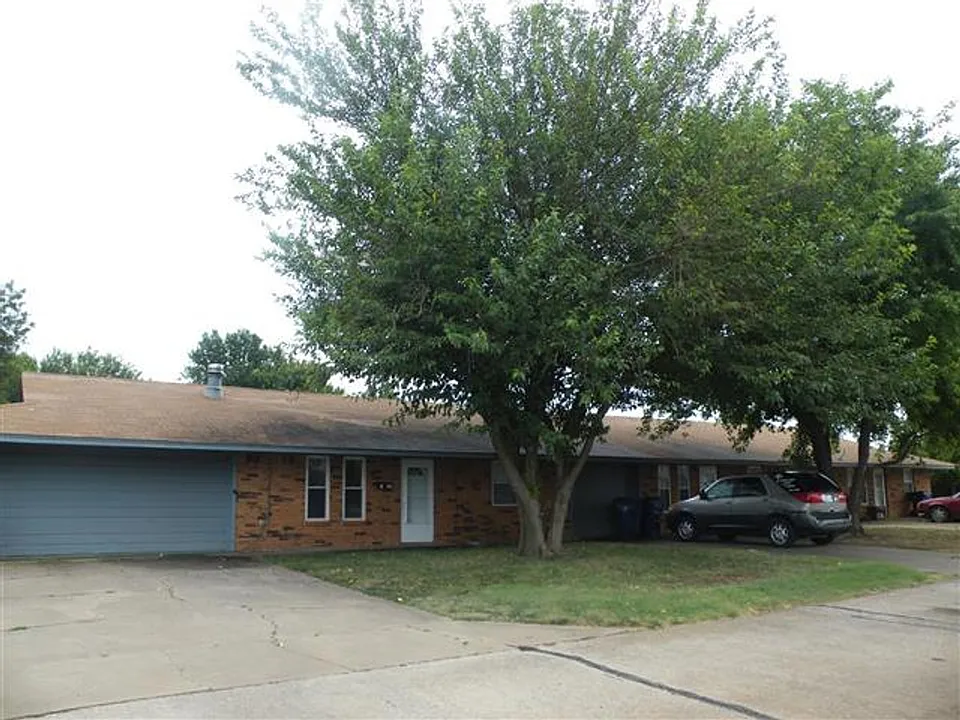 325 Dustin Dr #C