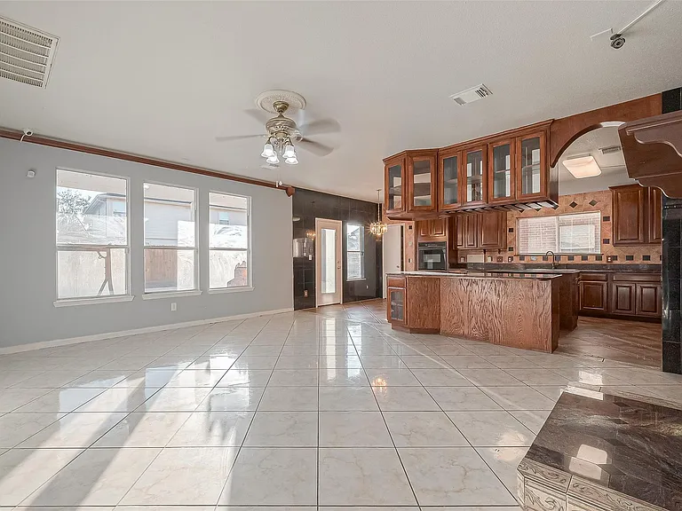 9407 Demsey Mill Dr — Photo 10