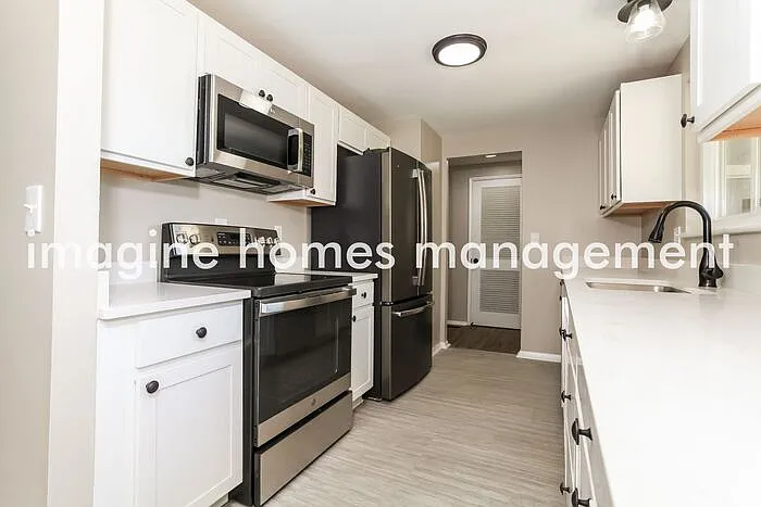 11147 Hawk St — Photo 5