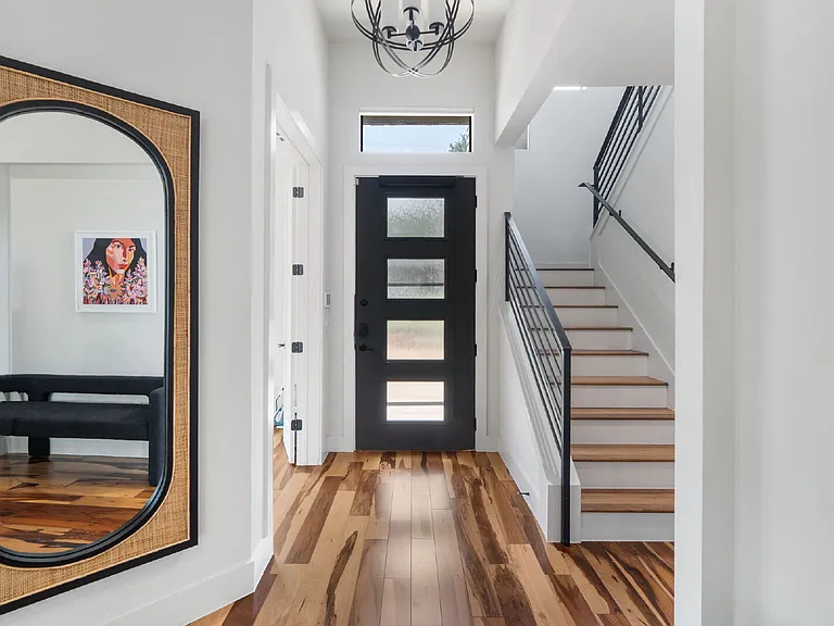 1102 W Monroe St — Photo 10