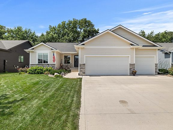 3rd image of 1127 Timber Ridge Dr