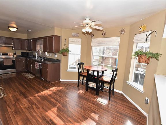 3rd image of 182 Driftwood Dr