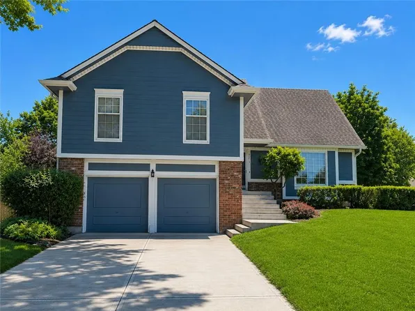9213 W 117th Ter, Overland Park, KS 66210